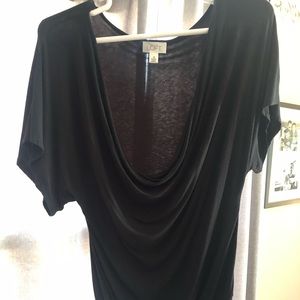 Black tunic mid sleeve